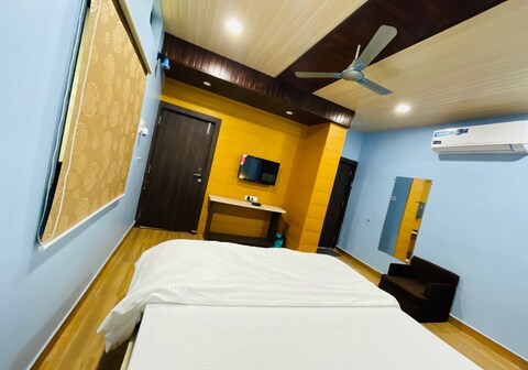 Manas AC Rooms