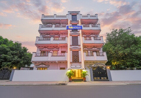 FabHotel RB Palace