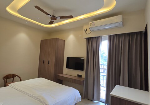 Skylight Suites & Rooms