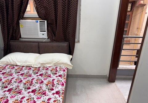 Comfortable peaceful stay in flat room wise