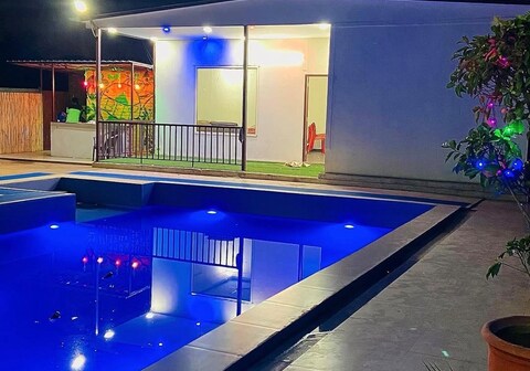 Drop Hill farm Noida