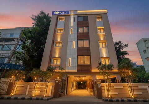 FabExpress Golden Gate - Nr Hitech City