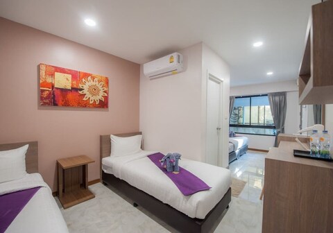 Hotel Moon Year, Lucknow