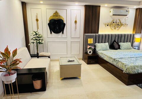 Elevenstay Buddha Cove