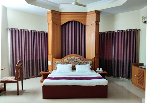 The Mark Hotel & Club