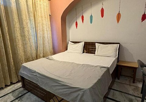 FabHotel Pink Haveli