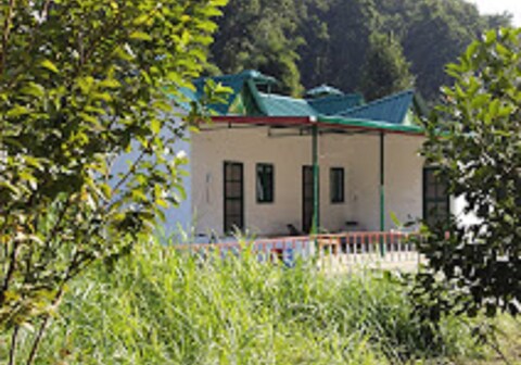 Corbet Hill Center River Home Stay