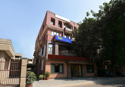 FabHotel Africa Avenue Stayz - Near Bhikaji Cama Palace