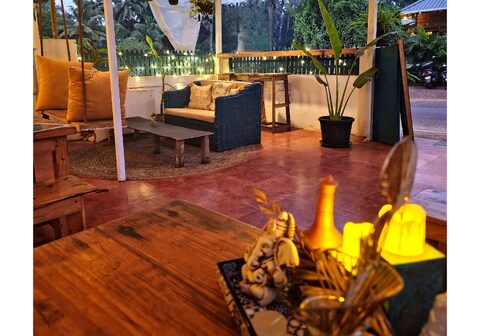 Zente Cafe and Stays