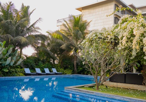 Inaara by StayALYF - Luxury apartments