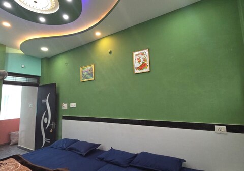 A P BANARAS PAYING GUEST HOUSE