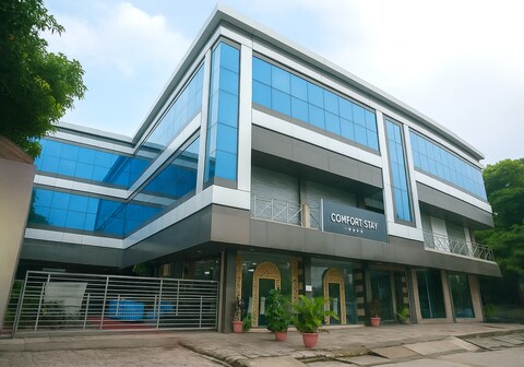 Comfort Stay - Near Lulu Mall