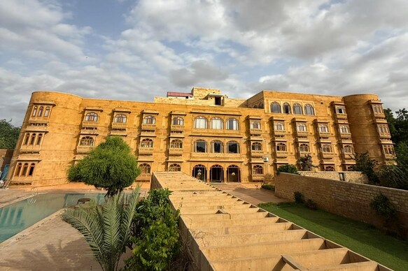 Hotel Golden Haveli