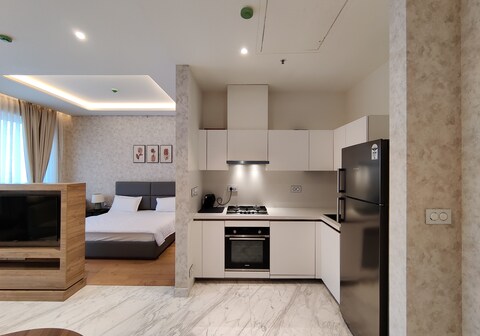5 Star Luxury Flat in Leela Residence