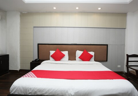Super Hotel O The Avenue Residency