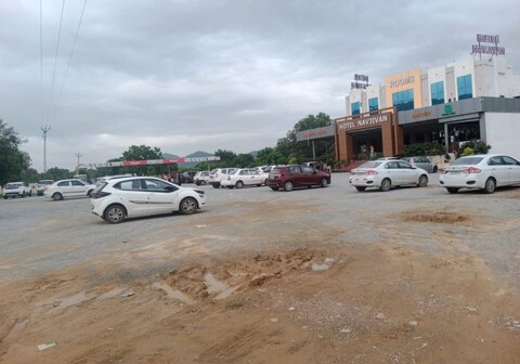 HOTEL NAVJIVAN AND GUEST HOUSE