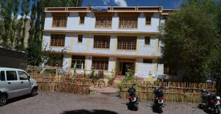 Hotel Two Star, Leh Hotel Two Star, Leh