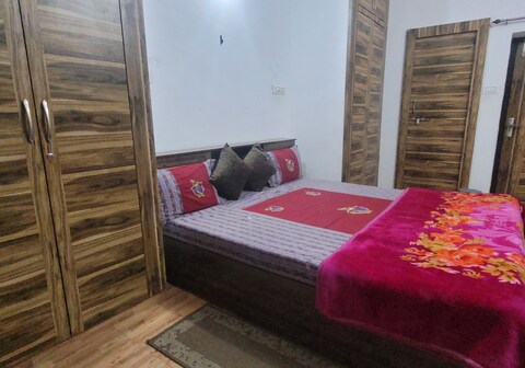 Retreat Lakeside Homestay