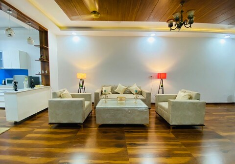 STAY ROYAL LUXURY VILLA AEROCITY