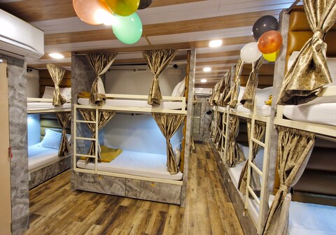 Gold Spot Dormitory (AC 24 HOURS)