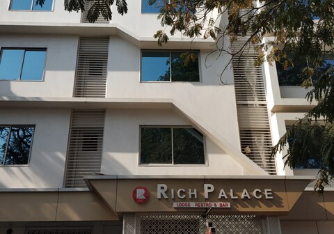 Hotel Rich Palace