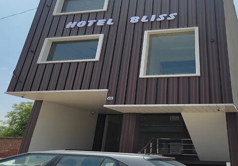 Hotel Bliss