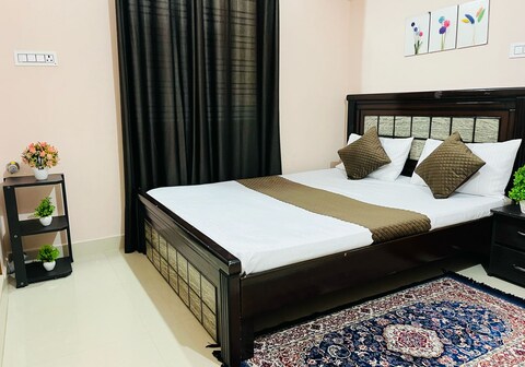 RashiBNK | Entire 1 BHK Apartment