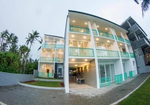 Somerset Mirissa Beach