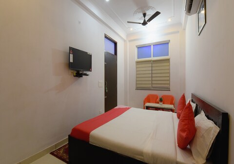 OYO 24714 Ekta My Stay