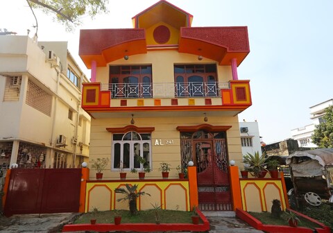 Starlink Guest House