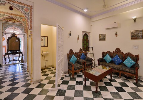 Super Hotel O Tordi Haveli