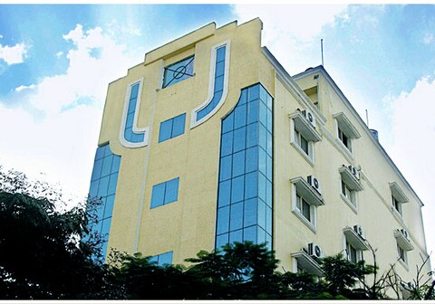 Hotel Raj International