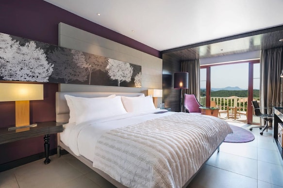 Le Meridien Mahabaleshwar Resort and Spa