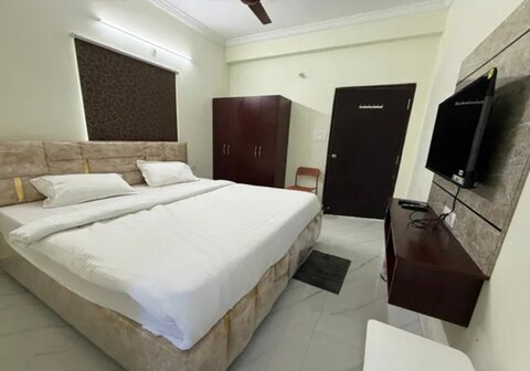 FabHotel Honey Grand