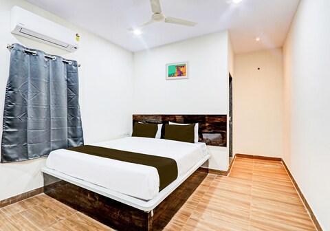 Hotel O RB @ KOMPALLY