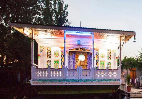 Houseboat Switzerland Front Line Dallake