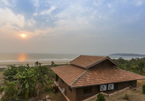 Beachfront Villas & Cottages | Rooms in a Homestay