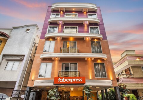 FabHotel Oriental Suites III