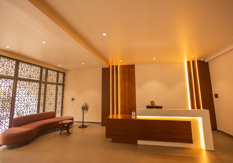 Hotel Khalsa Heights