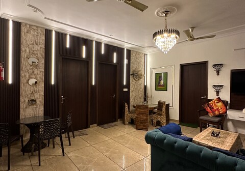 High Time Villa Mohali 3km From Airport