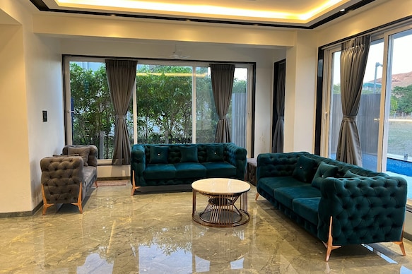 S2 Premium Villa Igatpuri 4BHK- Heated Jacuzzi, bathtub and Infinity Pool