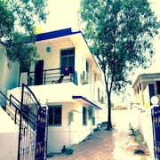 HUMBLEBEE INNS - BY THE BEACH, Goa HUMBLEBEE INNS - BY THE BEACH, Goa