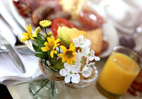 Best Western Limpley Stoke Hotel