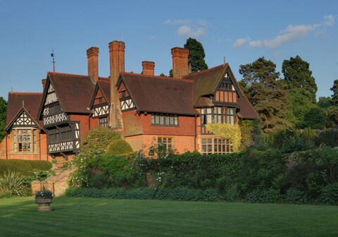 Best Western Plus Grim's Dyke Hotel