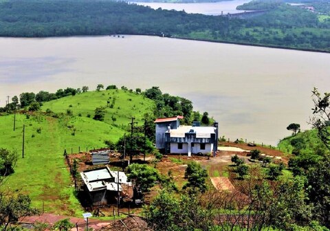 Riverdale Veena villa