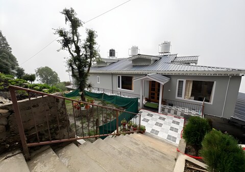 Shivam Homestay 2BR with Orchard view by Homeyhuts