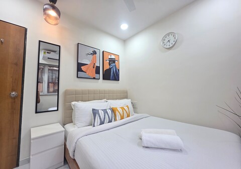 Lite Stays - Khar West