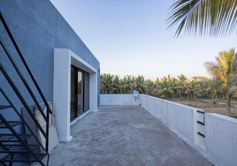 White Mansion
