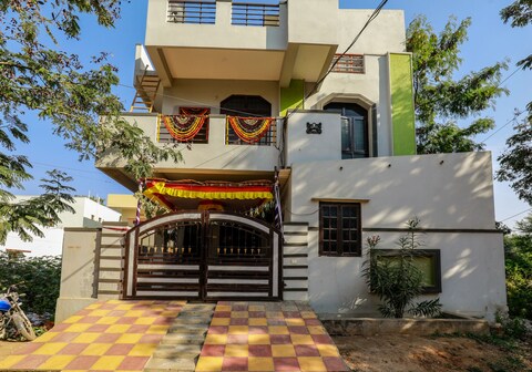 Service Bungalow | 3 BHK Apartment