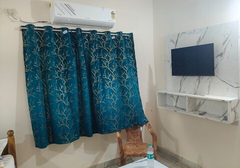 The Classic Crown | Near KIIT Square